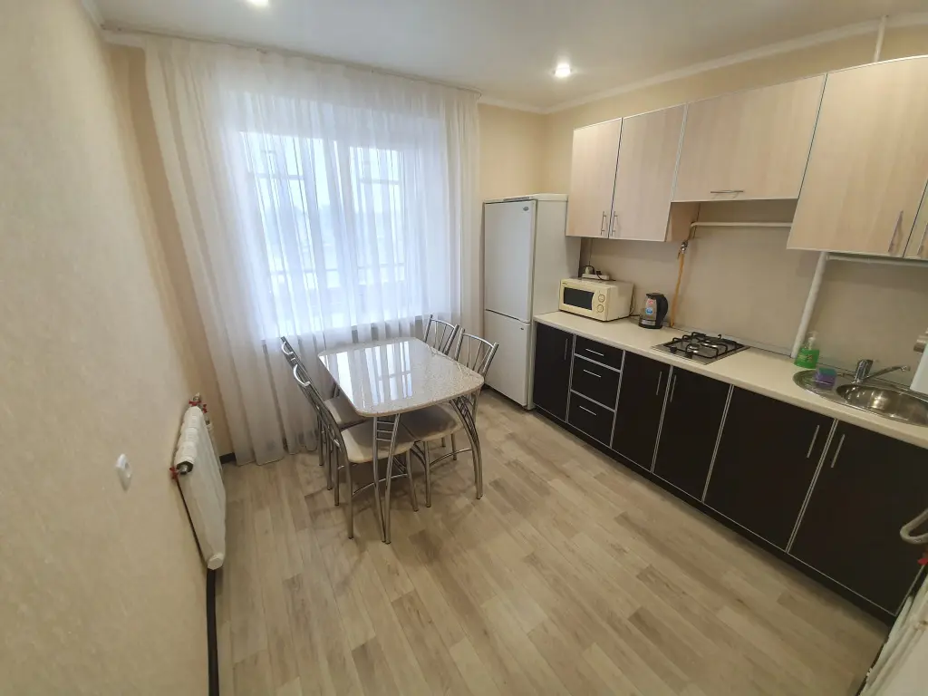 Альметьевск: Квартира Виталий HouseRent Двухкомнатная по ул. Шевченко, 80