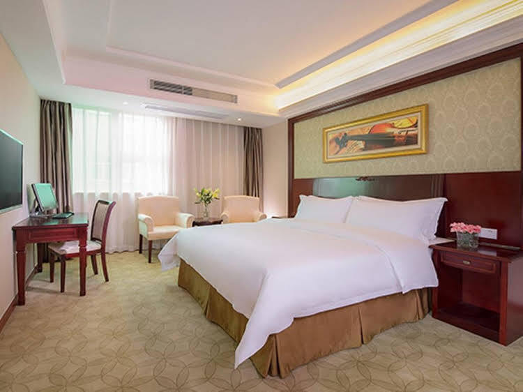 Шэньчжэнь: Vienna Hotel