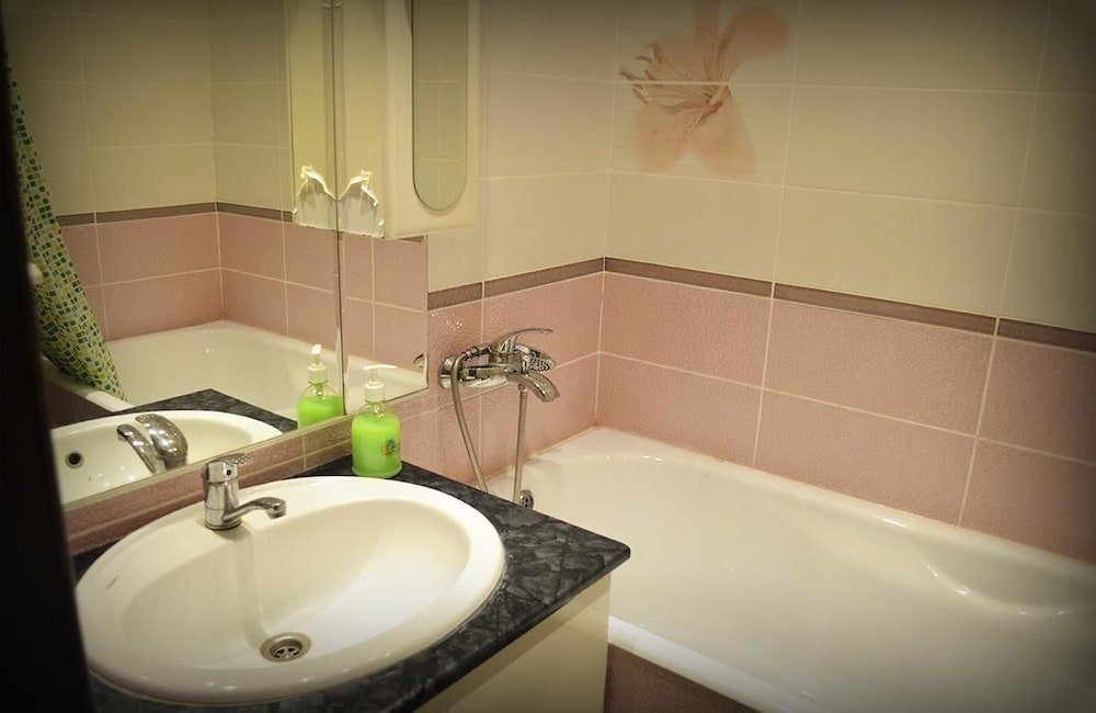 Бийск: Dobrye Sutki Apartment on Gastello 6-1