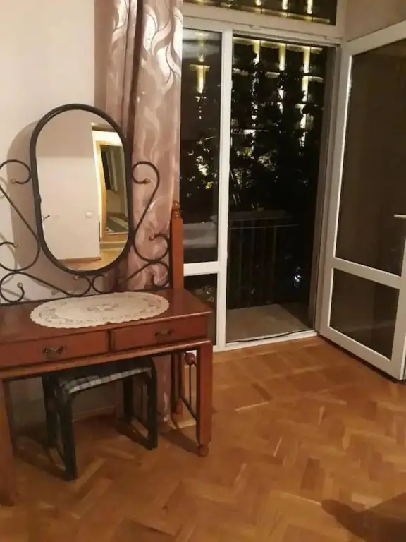 Ереван: Пятиэтажный каменный дом