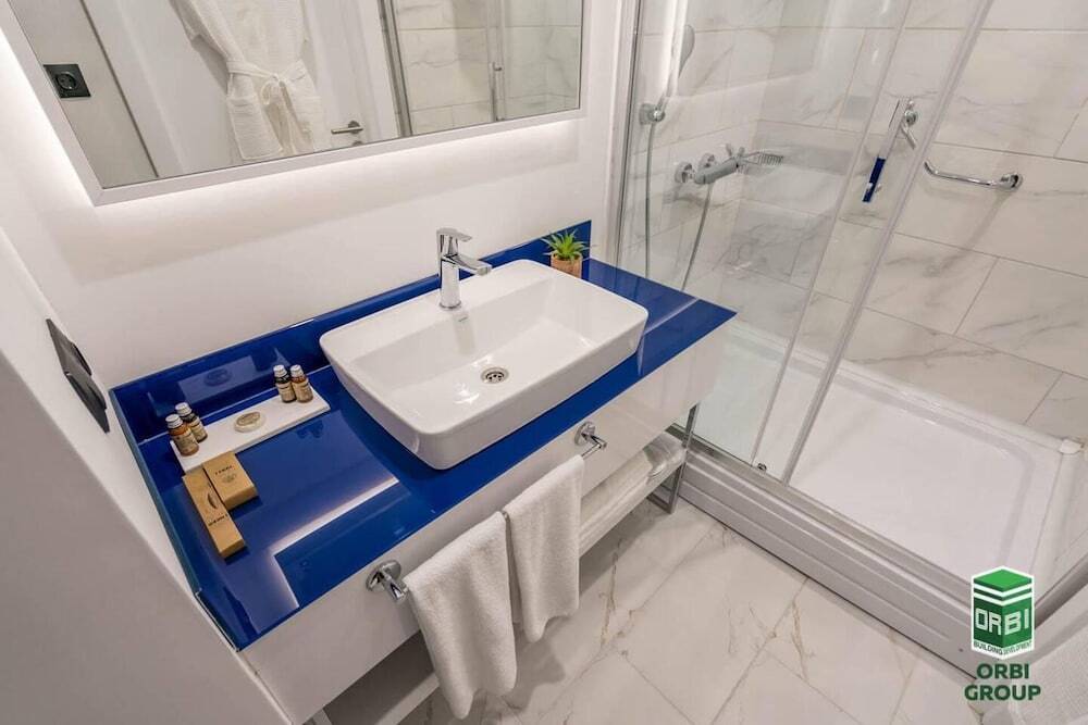 Батуми: Двухкомнатные апартаменты Orbi City, 27 этаж, вид на горы и море