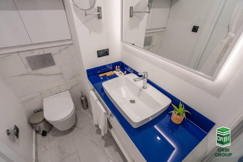 Батуми: Двухкомнатные апартаменты Orbi City, 27 этаж, вид на горы и море