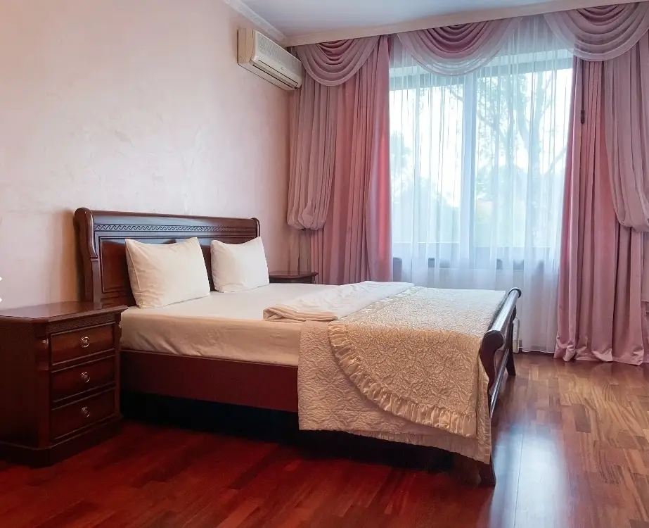 Калининград: Квартира на Огарёва 32