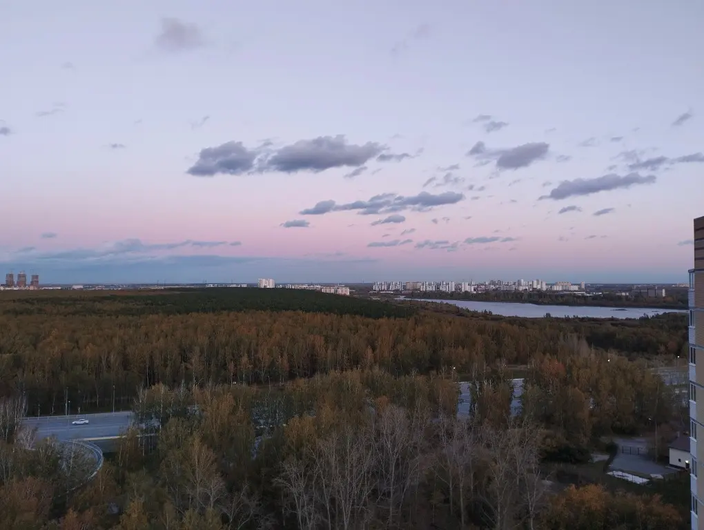 Тюмень: Квартира Студия с видом на лес и озеро
