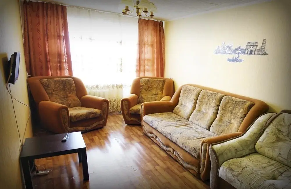 Бийск: Dobrye Sutki Apartment on Kommunarsky 27