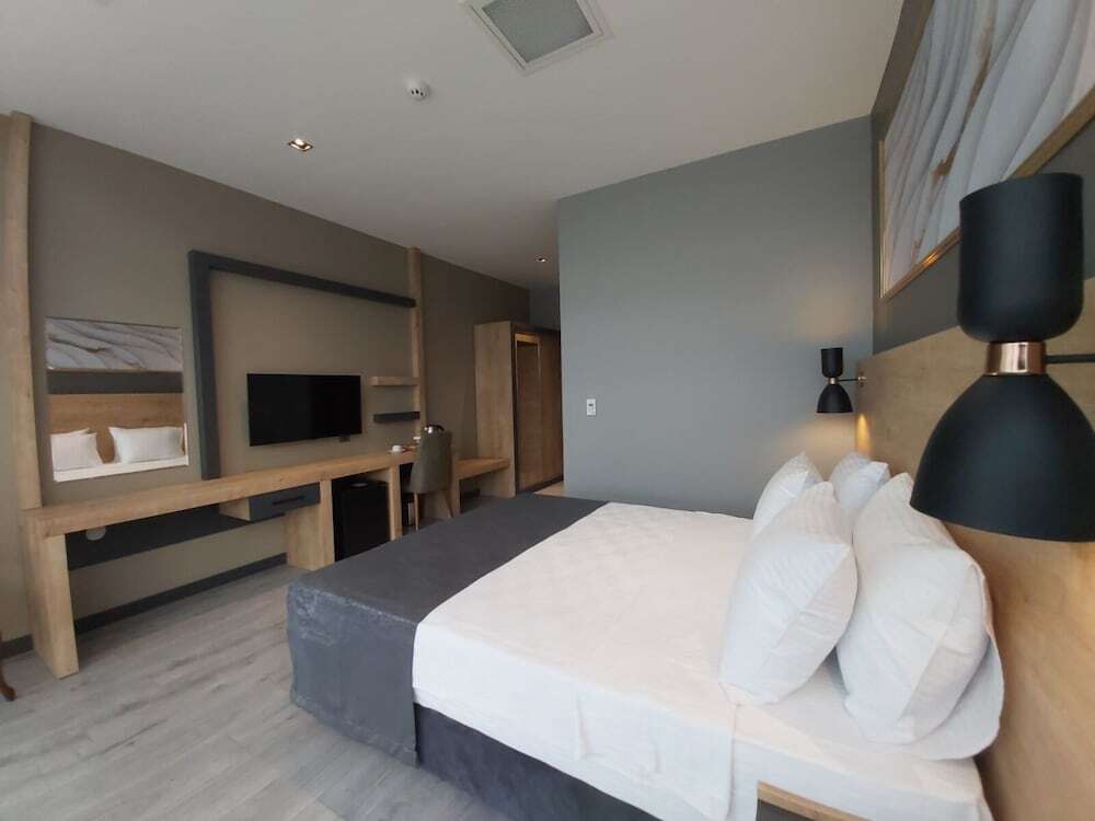 Чешмели: Mills Hotel