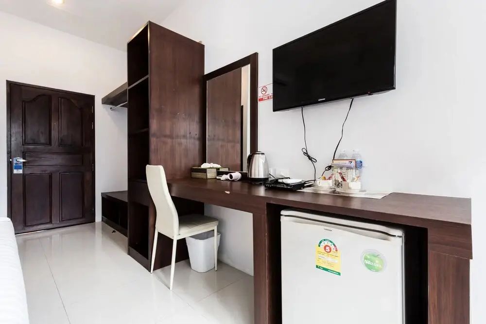 Кату: 77 Bangla Hotel
