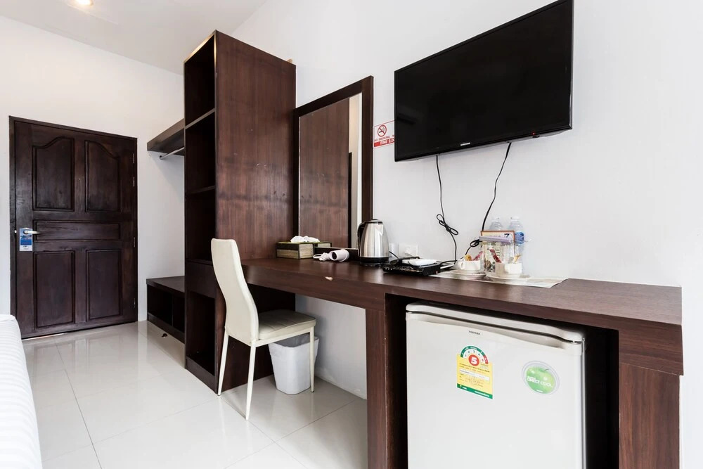 Кату: 77 Bangla Hotel