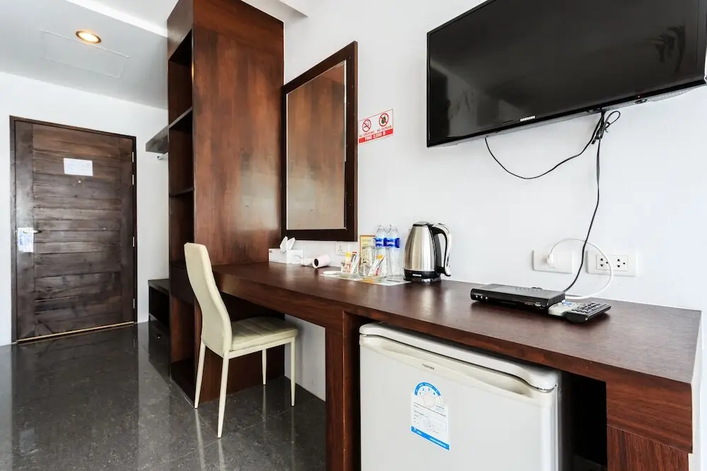 Кату: 77 Bangla Hotel