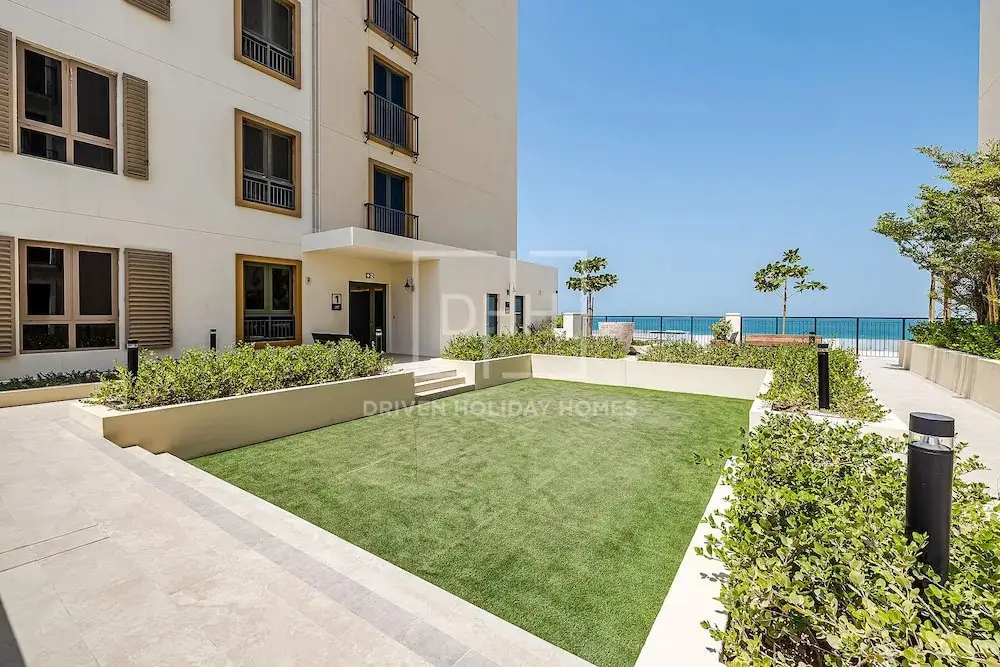 Full Sea View 1Bed Le Pont B1 in La Mer — фото 1
