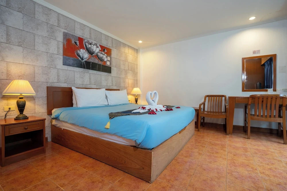 Кату: Patong Central Residence & Apartment
