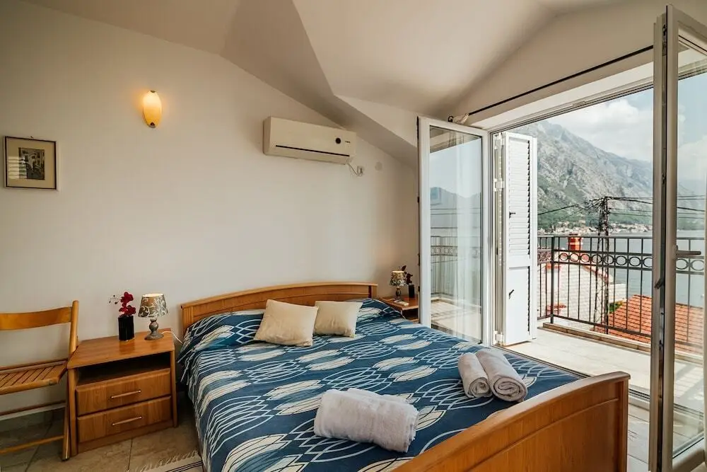 Доброта: Spacious 4BR Beach House, Fantastic Sea Views