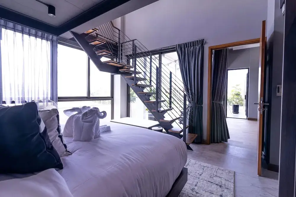 Муанг: big legend 5 floors of luxury villa
