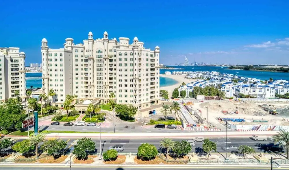 Chic Beachside 3BR Living at the Palm — фото 1