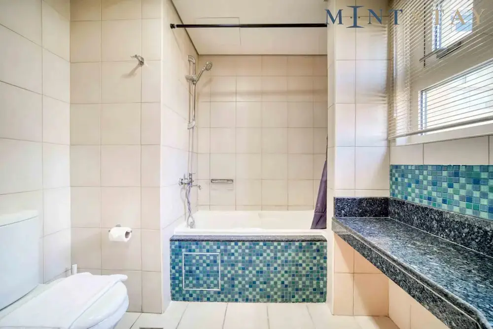 Дубай: Chic Beachside 3BR Living at the Palm