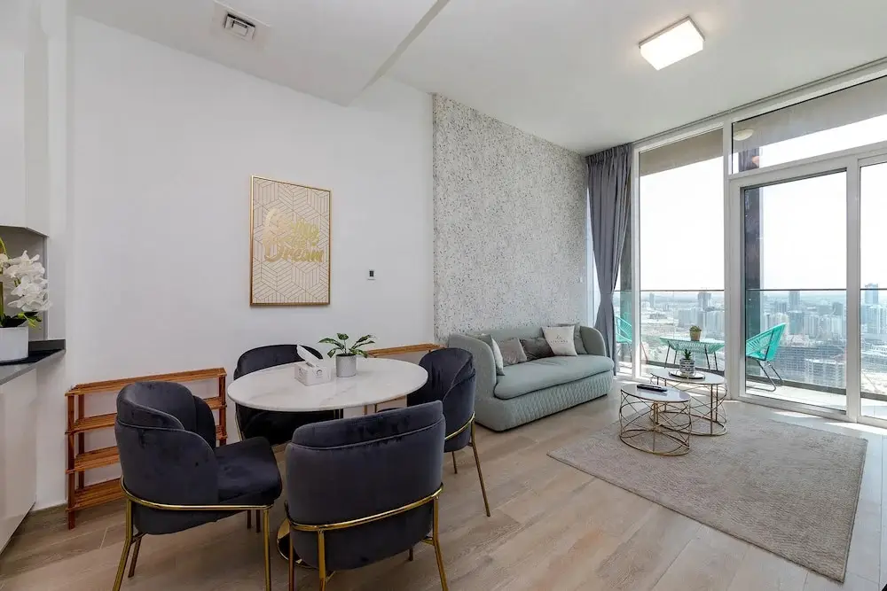 Дубай: Perfect 1BR in Bloom Tower, Dubai
