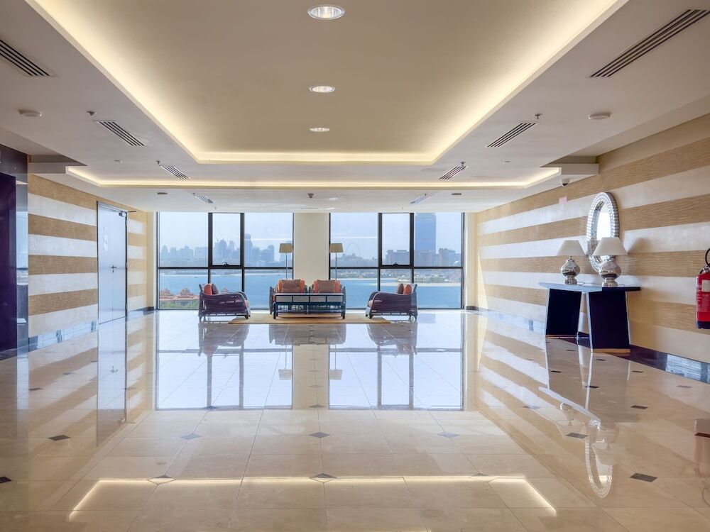 Luxury StayCation - Exquisite 1BR with Stunning Views on Palm Jumeirah — фото 1