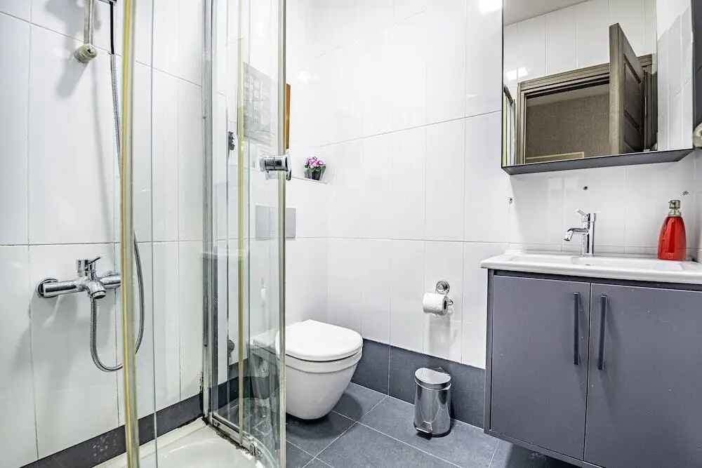 Стамбул: Room in Guest Room - Deluxe Double Room 4