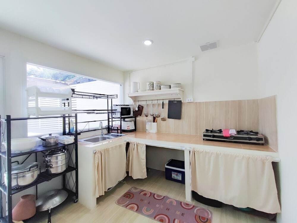 Бан Чанг: GAO Phala beachfront hostel & pool villa
