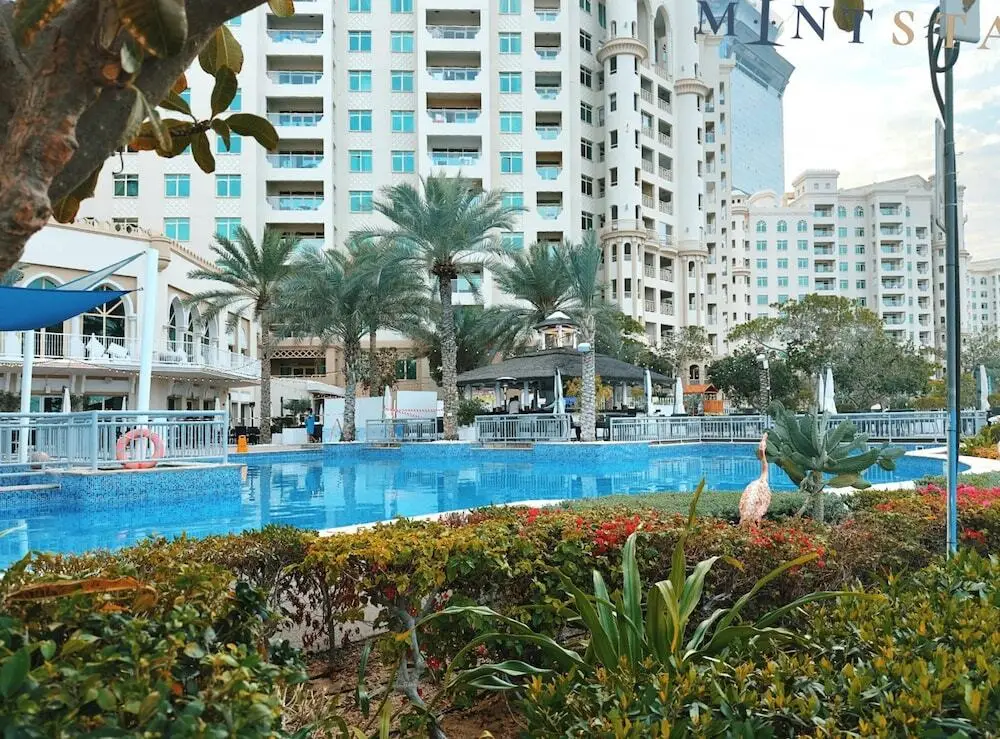 Amazing 1BR at the Palm w Beach Pool Access — фото 1