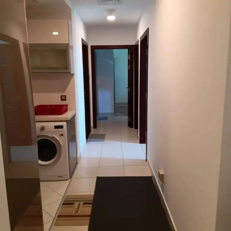 Дубай: Remarkable 2-bed Apartment in Dubai