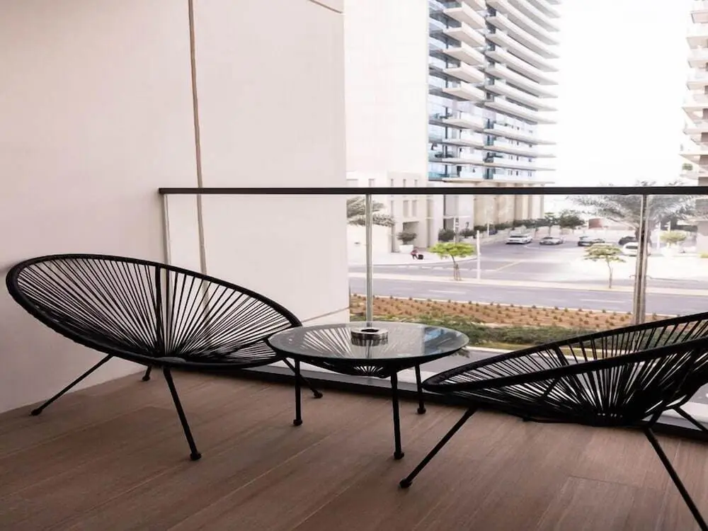 Дубай: Tranquil 1BR Haven in the Heart of Vista