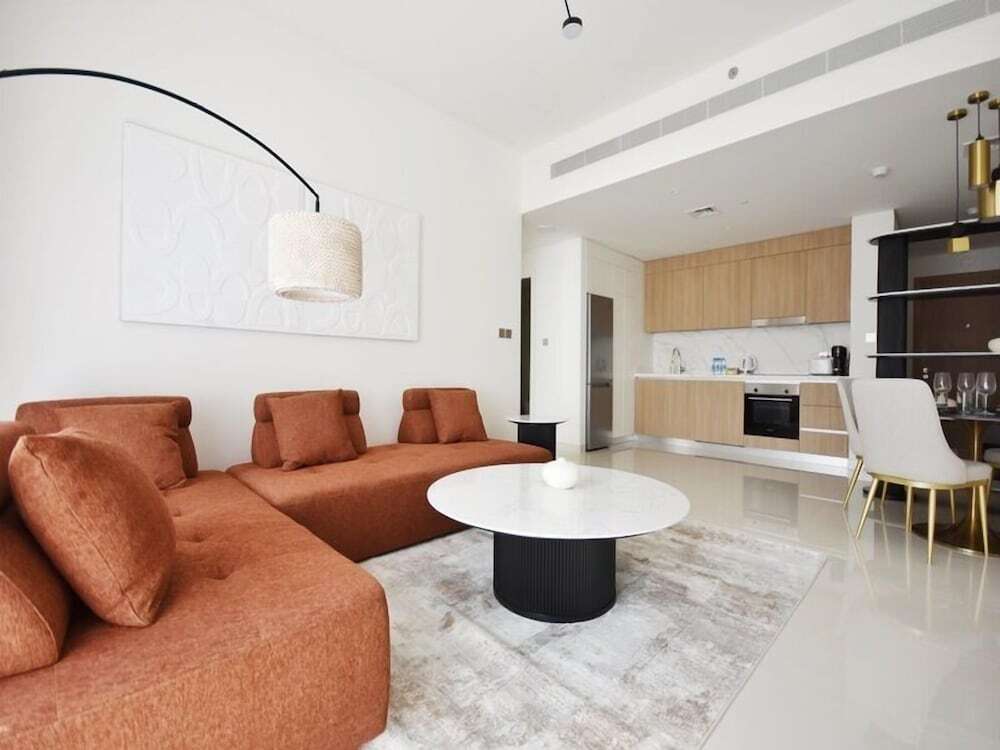 Bliss 1BR Haven with Stunning Sea Views — фото 1