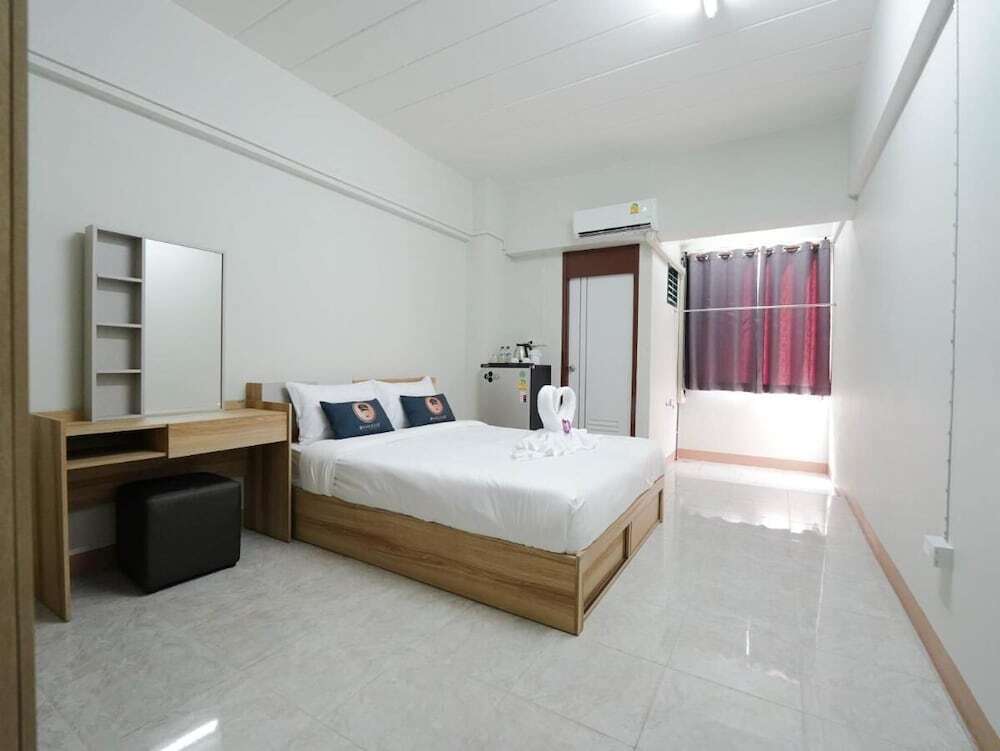Кхлонг-Луанг: RoomQuest SPS Hotel and Residence