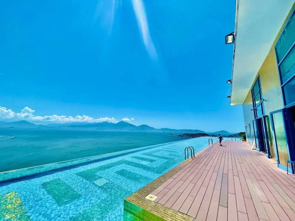 Дананг: Dana Pearl Bay Apartment by Dimo Trip