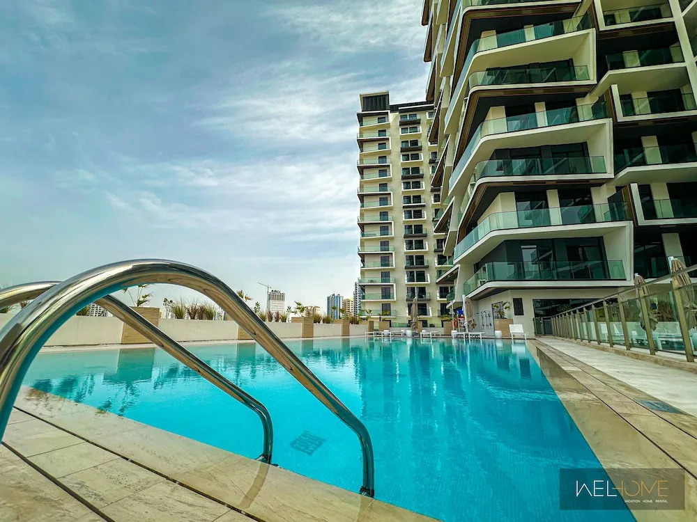 WelHome - Dubai Delight: Luxe Living 1BR at Binghatti Luna — фото 1
