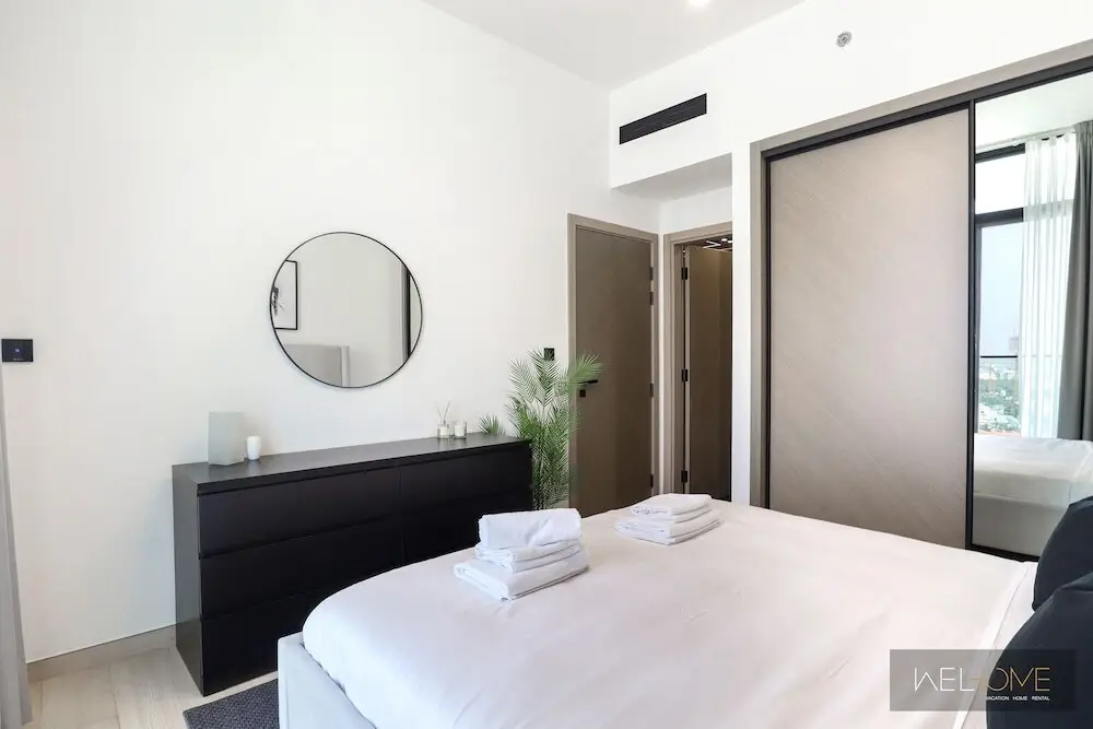 Дубай: WelHome - Dubai Delight: Luxe Living 1BR at Binghatti Luna