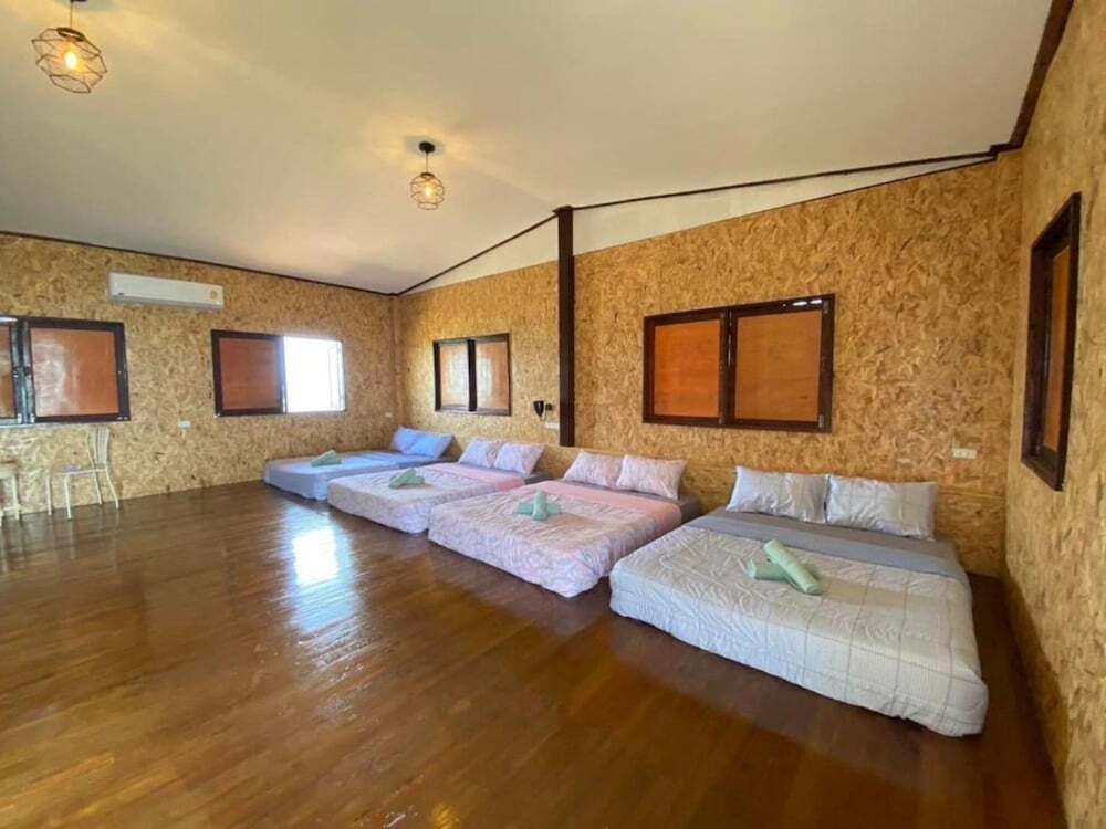 Бангламунг: Parinya Hill Homestay & Cafe Koh Larn