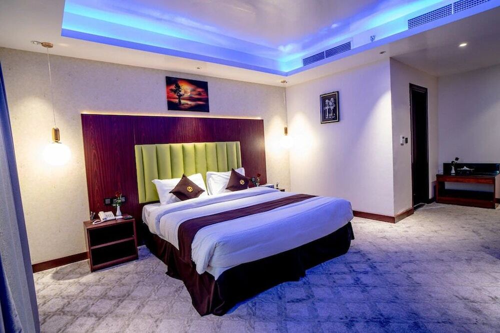 Raha Grand Hotel — фото 1
