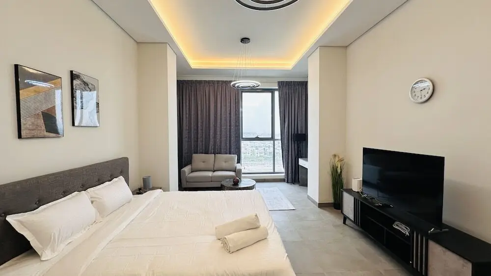 Дубай: Upscale Studio Apartment Palm View with Big Balcony Free Parking by Belvilla