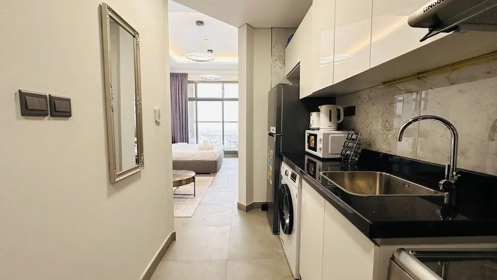 Дубай: Upscale Studio Apartment Palm View with Big Balcony Free Parking by Belvilla