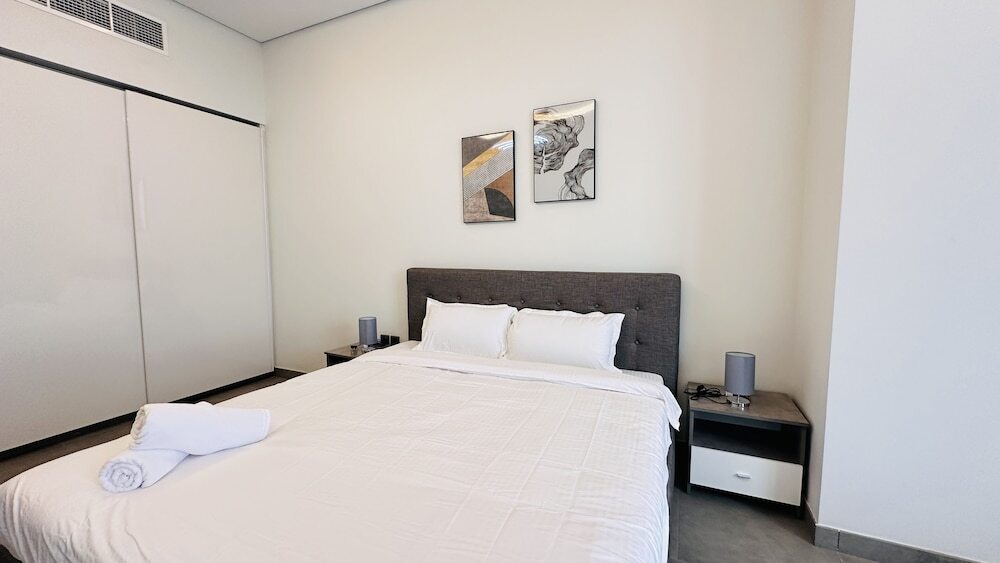 Дубай: Upscale Studio Apartment Palm View with Big Balcony Free Parking by Belvilla
