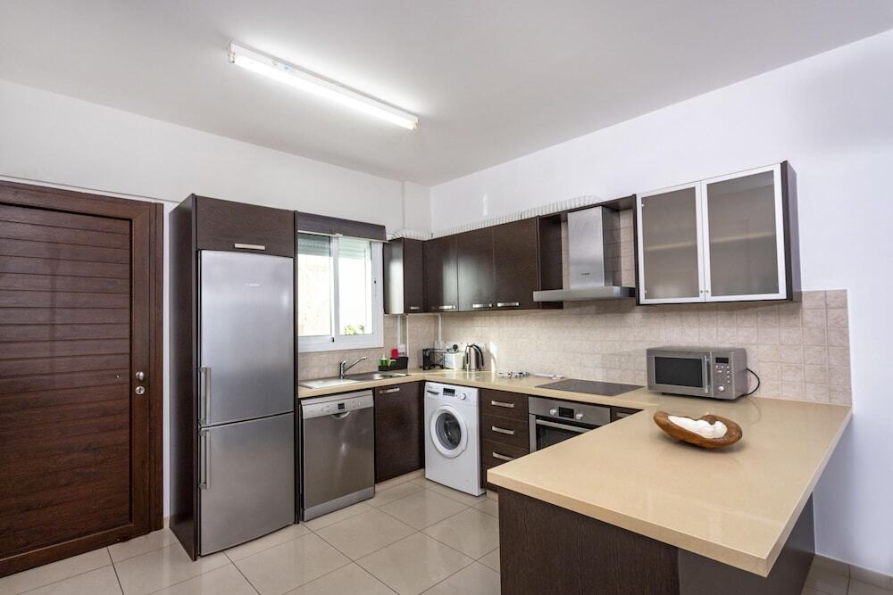Гермасойя: Bay View Gardens Apt 3