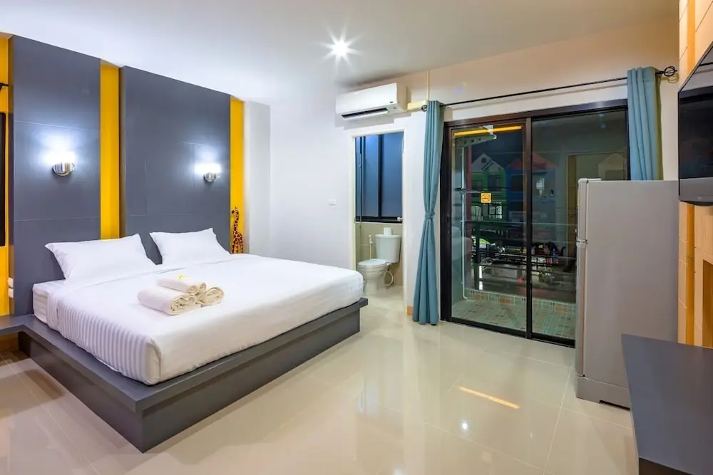 Phoomjai Service Apartment — фото 1