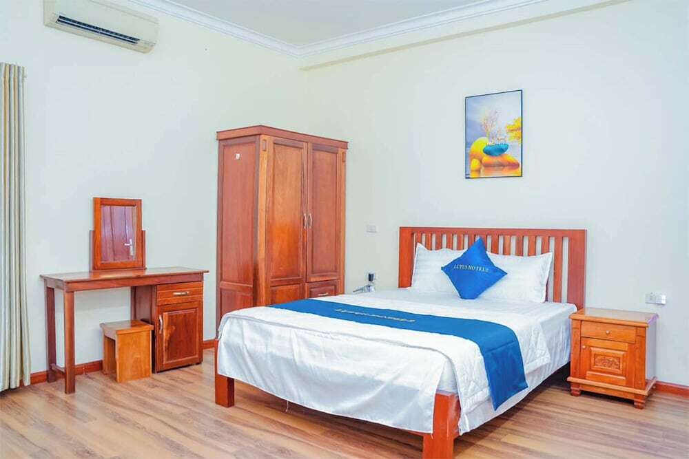 Бакнинь: Lotus Hotel 2 Khach San Bac Ninh