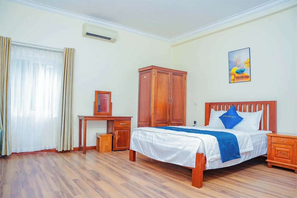 Бакнинь: Lotus Hotel 2 Khach San Bac Ninh