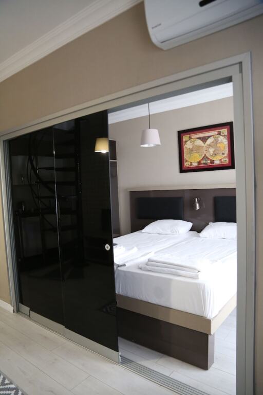 Эджеабат: Maidos Suites