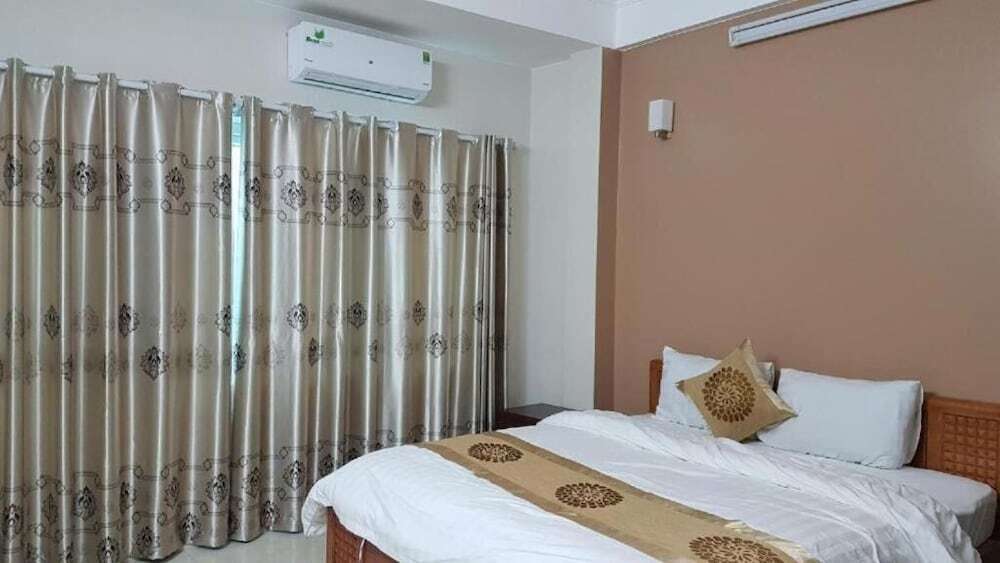 Ханой: Love Hotel KDT Van Phu- by Bay Luxury