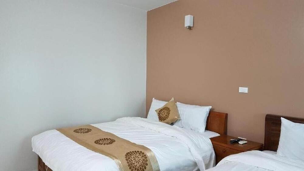 Ханой: Love Hotel KDT Van Phu- by Bay Luxury