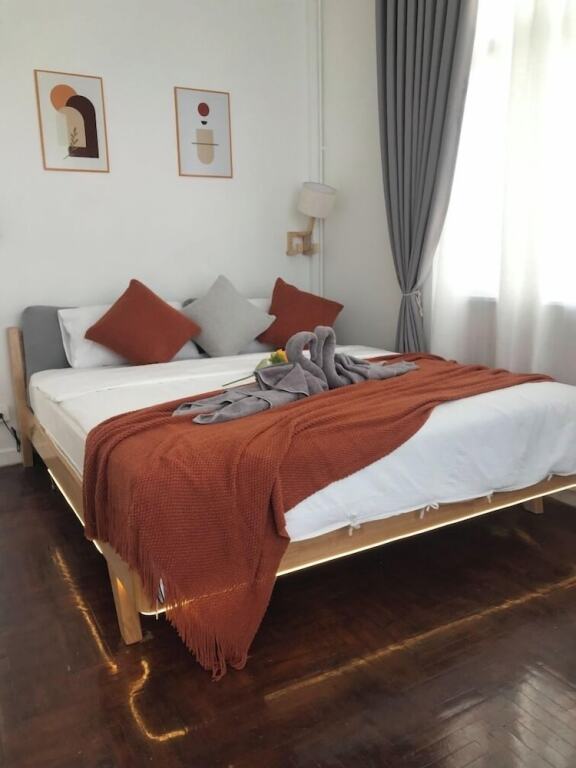Бангкок: 3 Bedroom Villa Din Daeng BKK