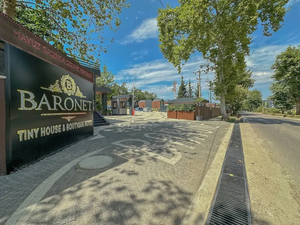 Увезпинар: Baronet Tiny House Boutique Hotel