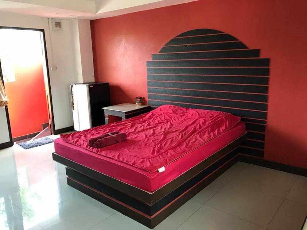 Сирача: Red Heart Resort