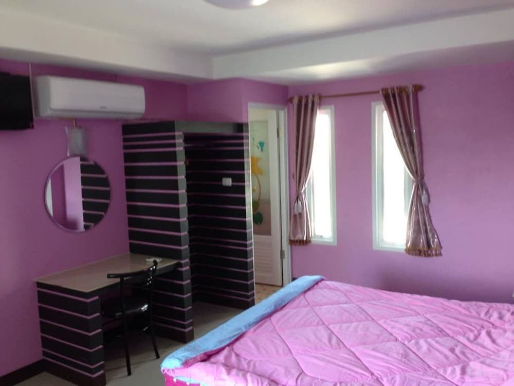 Сирача: Red Heart Resort