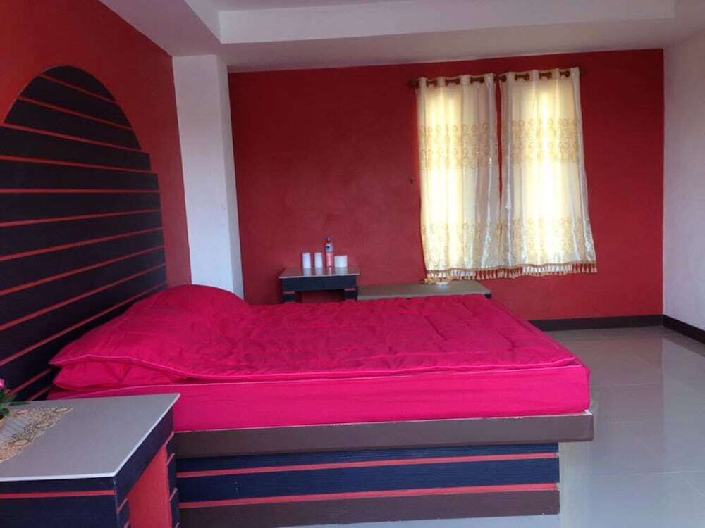 Сирача: Red Heart Resort