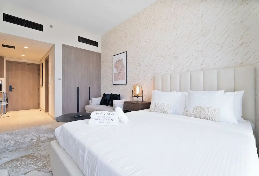 Дубай: Nasma Holiday Homes - Laya Heights