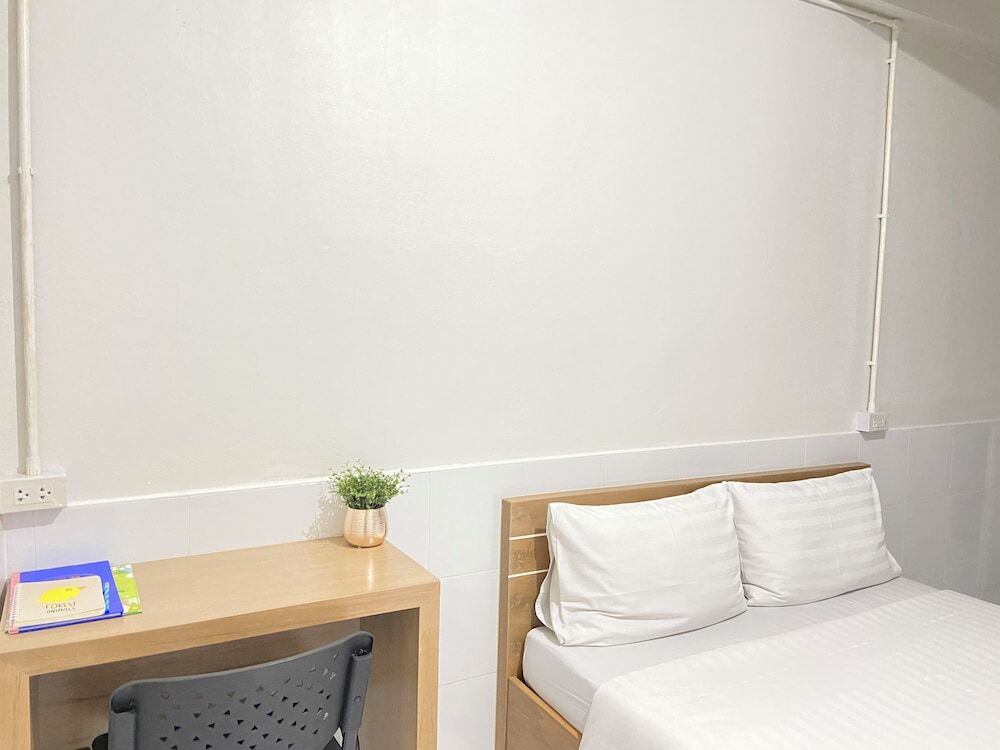 Бангкок: Ze Residence Rarm Intra